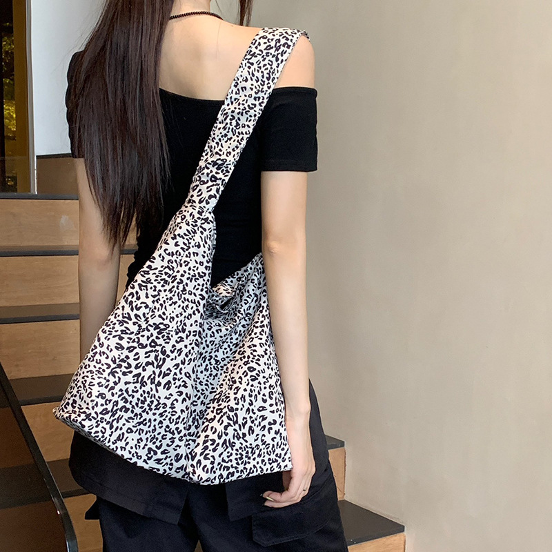 Borse a Tracolla Leopardate di - Interior Design Simple recensione e prezzo