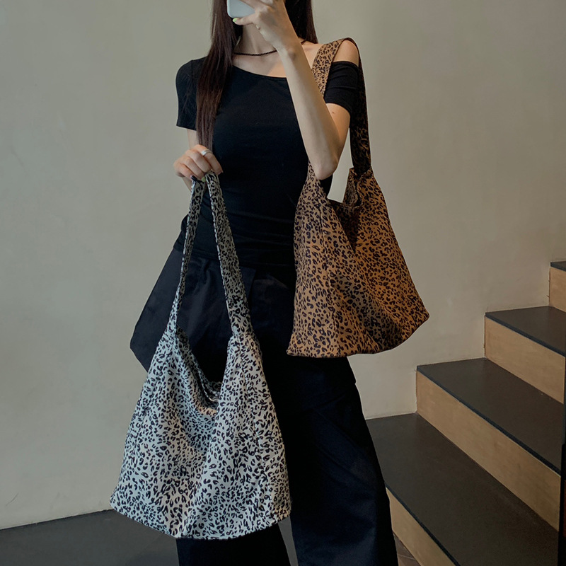 Borse a Tracolla Leopardate di - Interior Design Simple recensione e prezzo